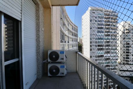 Apartamento para alugar com 552m², 6 quartos e 3 vagasVaranda