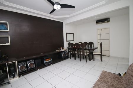 Sala de casa à venda com 2 quartos, 300m² em Vila da Penha, Rio de Janeiro