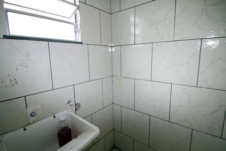 Casa à venda com 300m², 2 quartos e 2 vagasBanheiro de serviço