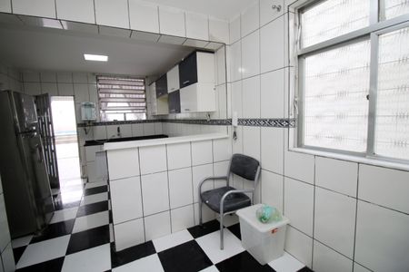 Casa à venda com 300m², 2 quartos e 2 vagasCozinha