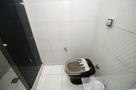 Casa à venda com 300m², 2 quartos e 2 vagasBanheiro Social