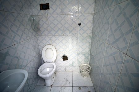 Casa à venda com 300m², 2 quartos e 2 vagasBanheiro de serviço 1