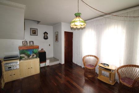 Casa à venda com 116m², 2 quartos e 4 vagasSala