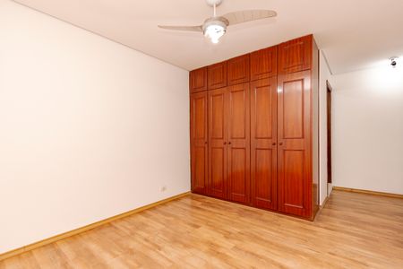 Casa à venda com 130m², 3 quartos e 2 vagasSuíte