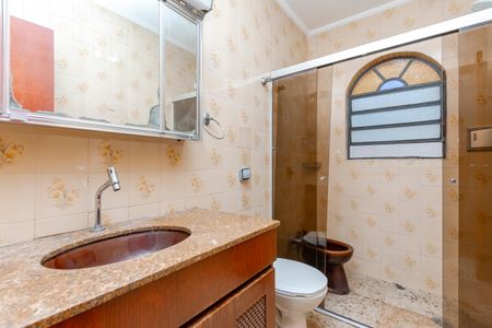 Casa à venda com 130m², 3 quartos e 2 vagasBanheiro