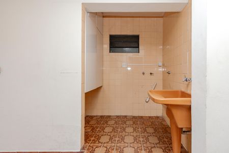 Casa à venda com 130m², 3 quartos e 2 vagasLavanderia