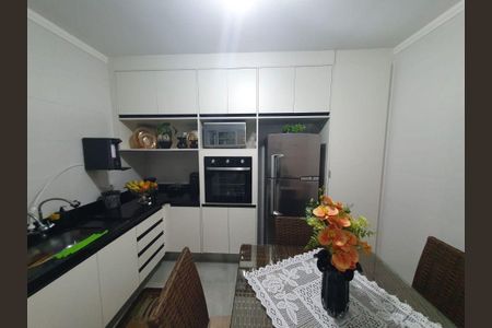 Casa à venda com 3 quartos, 110m² em Vila Carrão, São Paulo
