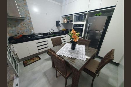Casa à venda com 3 quartos, 110m² em Vila Carrão, São Paulo
