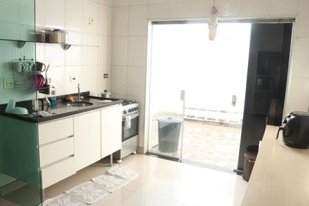 Casa à venda com 144m², 3 quartos e 2 vagasCozinha