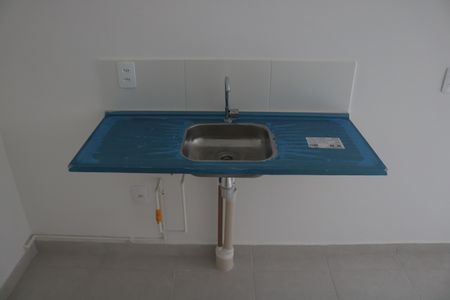 Sala/Cozinha de apartamento à venda com 1 quarto, 24m² em Parque Industrial Tomas Edson, São Paulo