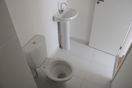 Banheiro da Suíte de apartamento à venda com 1 quarto, 24m² em Parque Industrial Tomas Edson, São Paulo