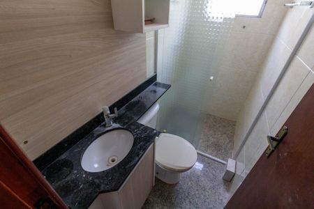 Casa de condomínio à venda com 65m², 2 quartos e 1 vaga Casa de condomínio à venda com 65m², 2 quartos e 1 vagaBanheiro