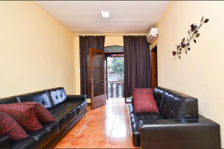 Sala de casa à venda com 5 quartos, 200m² em Boa Vista, Belo Horizonte