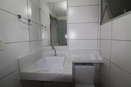 Apartamento para alugar com 68m², 3 quartos e 1 vaga Apartamento para alugar com 68m², 3 quartos e 1 vagaBanheiro