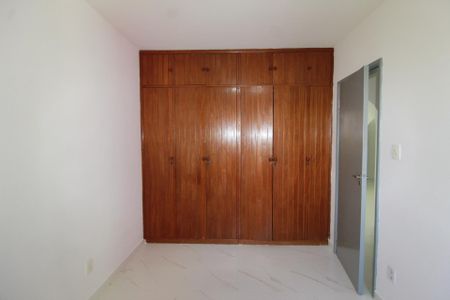 Quarto 1 - Armários de apartamento para alugar com 3 quartos, 68m² em Costa Azul, Salvador
