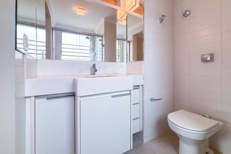 Apartamento para alugar com 150m², 2 quartos e 1 vaga Apartamento para alugar com 150m², 2 quartos e 1 vagaBanheiro Suíte 1