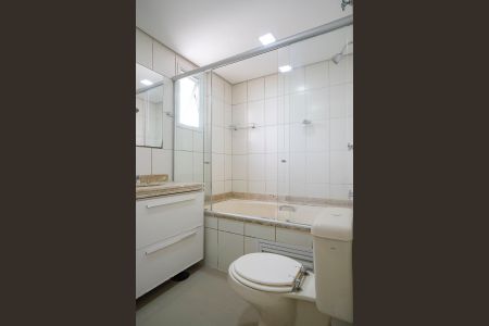 Apartamento à venda com 164m², 3 quartos e 2 vagasBanheiro da suíte 1