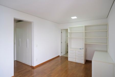 Apartamento à venda com 164m², 3 quartos e 2 vagasSuíte 1