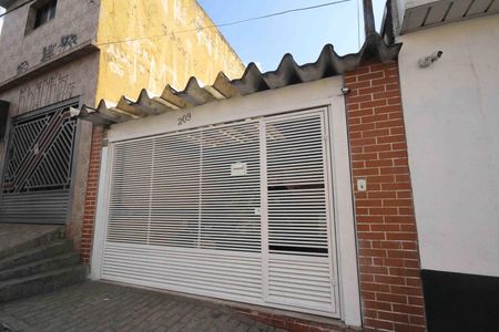 Casa para alugar com 130m², 2 quartos e 2 vagas Casa para alugar com 130m², 2 quartos e 2 vagasFachada