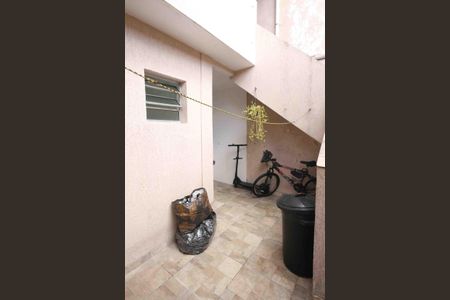 Casa para alugar com 130m², 2 quartos e 2 vagas Casa para alugar com 130m², 2 quartos e 2 vagasQuintal