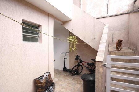 Casa para alugar com 130m², 2 quartos e 2 vagas Casa para alugar com 130m², 2 quartos e 2 vagasQuintal