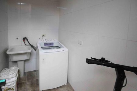 Casa para alugar com 130m², 2 quartos e 2 vagas Casa para alugar com 130m², 2 quartos e 2 vagasÁrea de Serviço