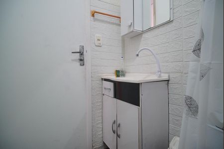 Banheiro Corredor de apartamento à venda com 1 quarto, 55m² em Sarandi, Porto Alegre