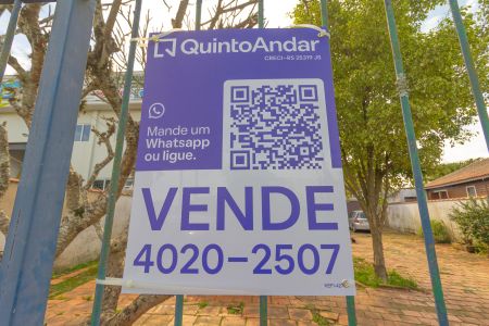 Casa à venda com 220m², 4 quartos e 5 vagasPlaca instalada