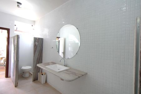 Casa à venda com 720m², 3 quartos e 6 vagasBanheiro de Serviço