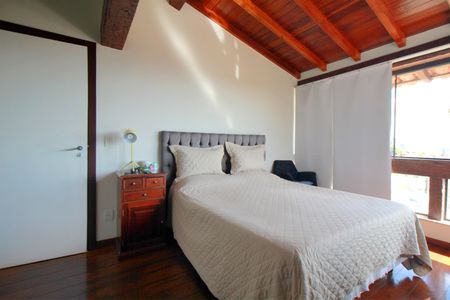 Casa à venda com 720m², 3 quartos e 6 vagasSuíte 1