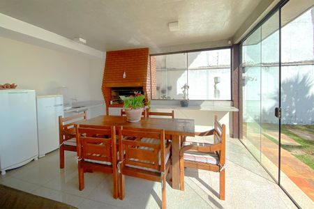 Casa à venda com 720m², 3 quartos e 6 vagasEspaço Gourmet