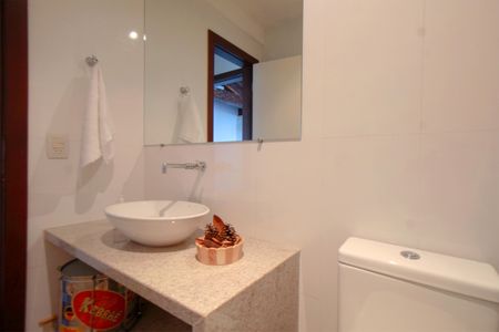 Casa à venda com 720m², 3 quartos e 6 vagasBanheiro Social