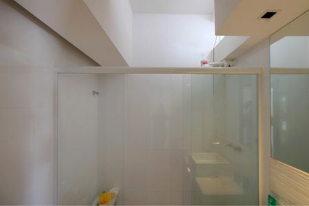 Casa à venda com 720m², 3 quartos e 6 vagasBanheiro da Suíte 2