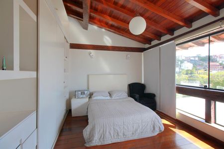 Casa à venda com 720m², 3 quartos e 6 vagasQuarto