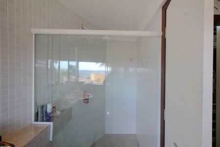 Casa à venda com 720m², 3 quartos e 6 vagasBanheiro da Suíte 1