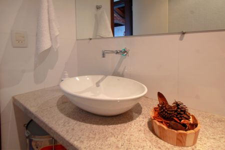 Casa à venda com 720m², 3 quartos e 6 vagasBanheiro Social