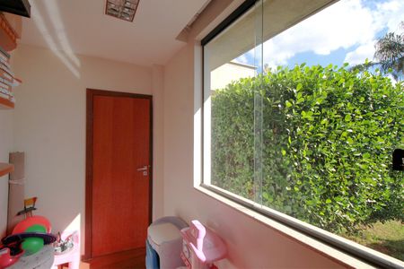 Casa à venda com 720m², 3 quartos e 6 vagasEscritório