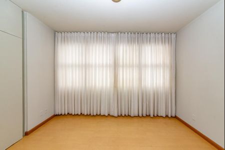 Apartamento à venda com 165m², 3 quartos e 2 vagasQuarto 2