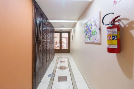 Apartamento à venda com 100m², 3 quartos e sem vagaHall social