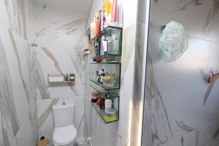 Apartamento à venda com 95m², 2 quartos e 2 vagasQuarto 1 - Banheiro