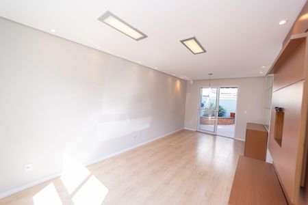Casa de condomínio para alugar com 110m², 3 quartos e 2 vagasSala