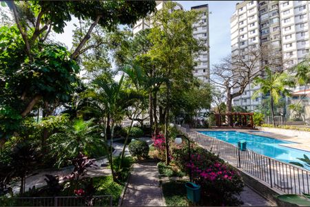 Apartamento à venda com 170m², 4 quartos e 2 vagasÁrea comum - Piscina