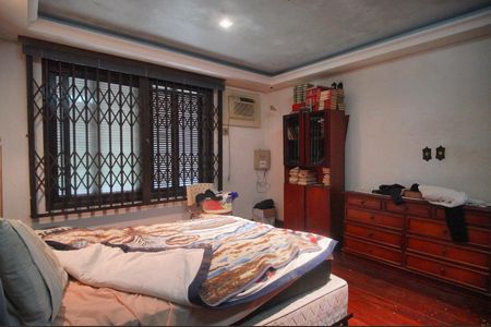 Casa à venda com 244m², 3 quartos e 2 vagasSuíte