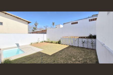 Casa à venda com 130m², 3 quartos e 2 vagas Casa à venda com 130m², 3 quartos e 2 vagasQuintal