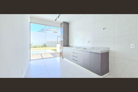 Casa à venda com 130m², 3 quartos e 2 vagas Casa à venda com 130m², 3 quartos e 2 vagasCozinha