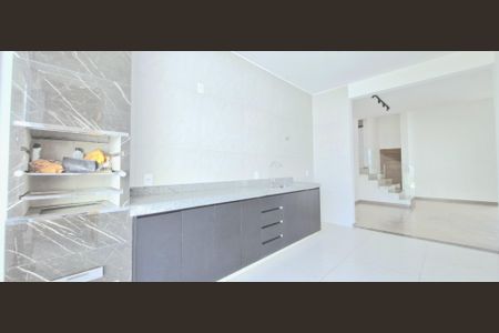 Casa à venda com 130m², 3 quartos e 2 vagas Casa à venda com 130m², 3 quartos e 2 vagasCozinha