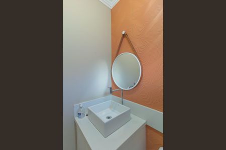 Casa de condomínio à venda com 144m², 3 quartos e 2 vagasLavabo