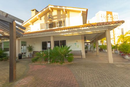 Casa de condomínio à venda com 144m², 3 quartos e 2 vagasÁrea comum - Salão de festas e Academia