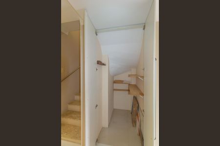 Casa de condomínio à venda com 144m², 3 quartos e 2 vagasDespensa