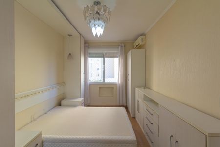 Casa de condomínio à venda com 144m², 3 quartos e 2 vagasSuíte